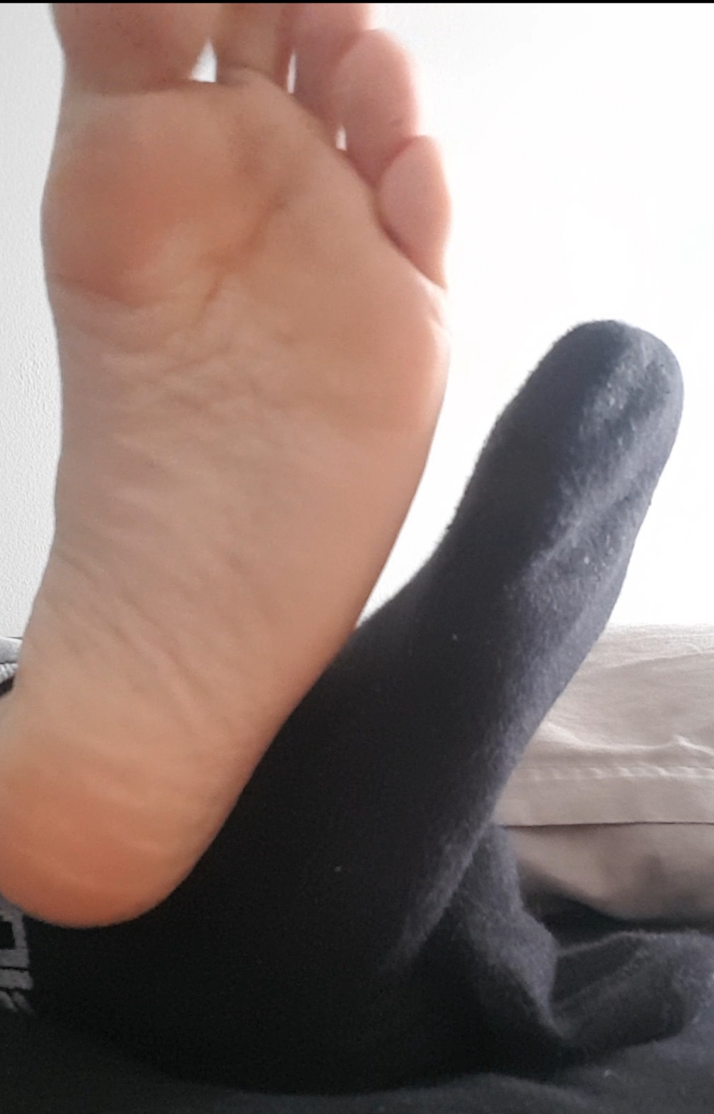 Smell those feet & lick the lint