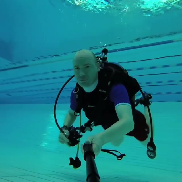 Underwater barefaced scubadiver