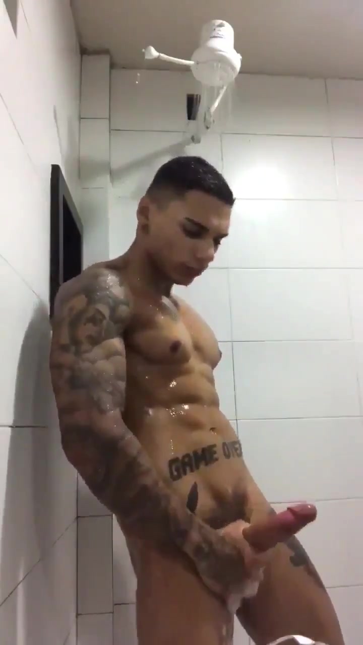 Tatted up Latin pig stroking in shower