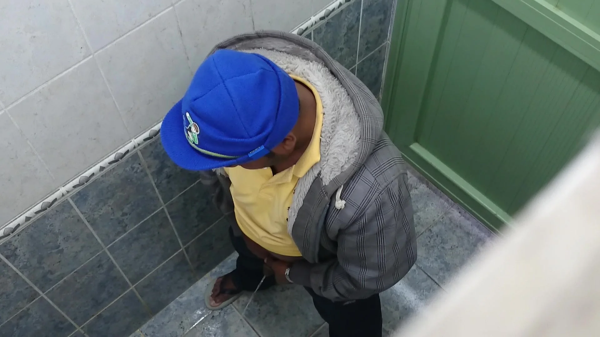 Urinal spy: Overstall Indian piss spy 13 - ThisVid.com