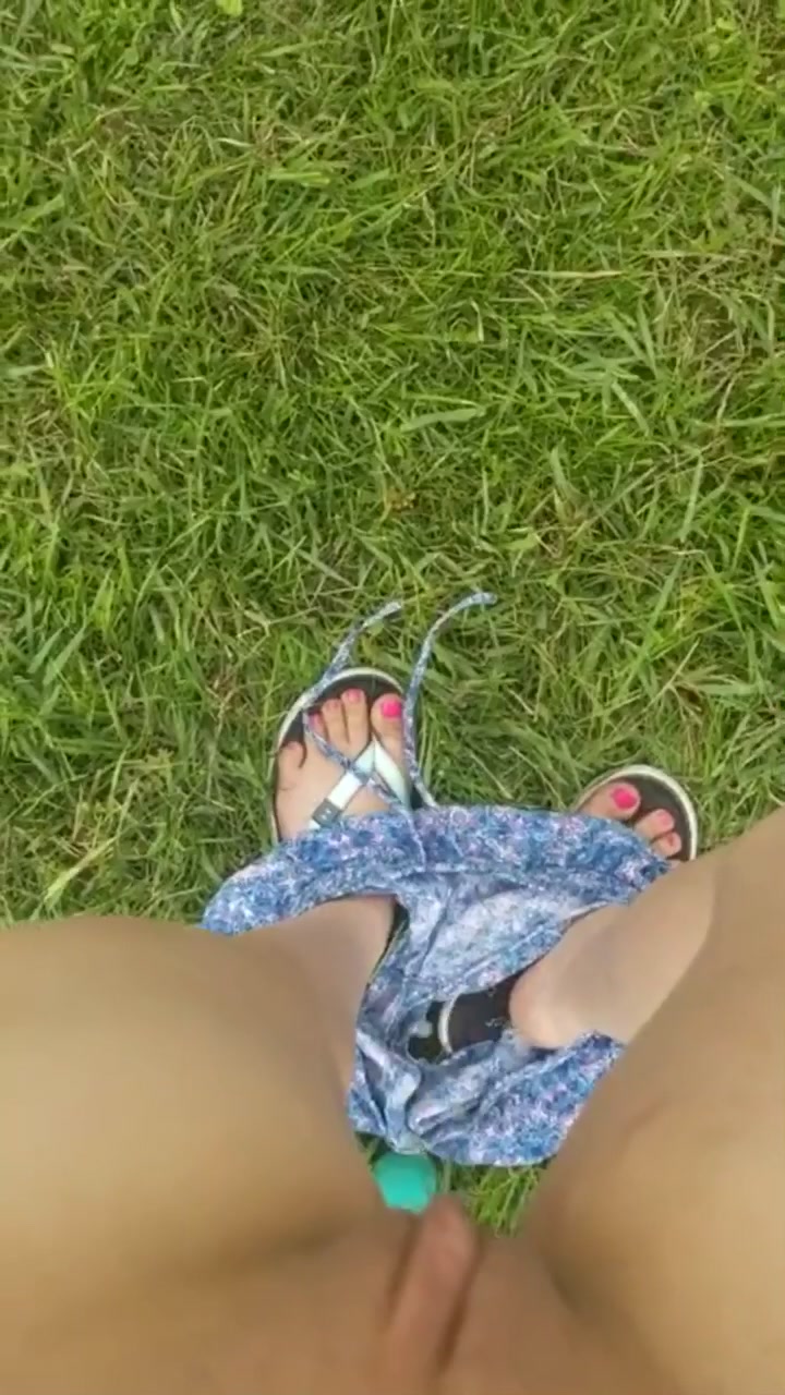 Sexy Standing Pee in the Yard