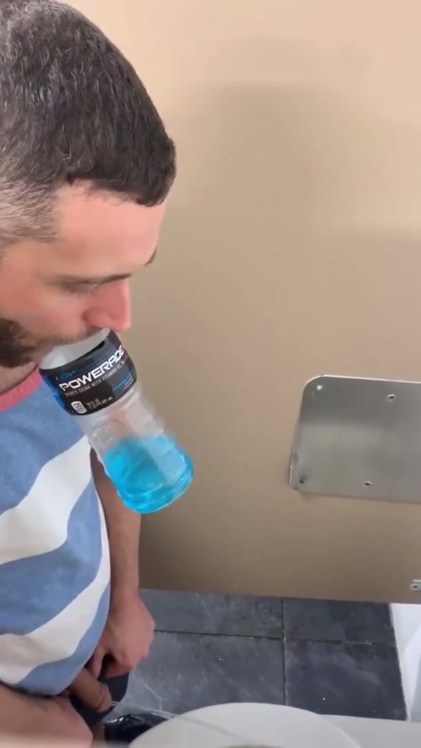 Well-Hydrated Pisser, With a Nice Cock, Makes Room for More Fluids