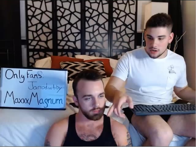 GREAT GAY BOY HORNY ON CAM