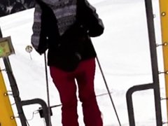 girl peed her ski pants