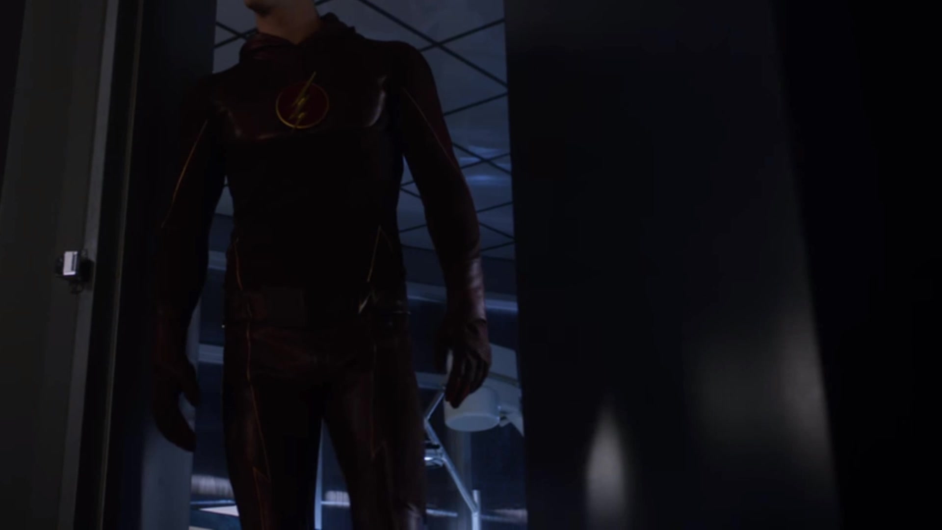The flash is SEXY AS FUCK! Society is sexist about men