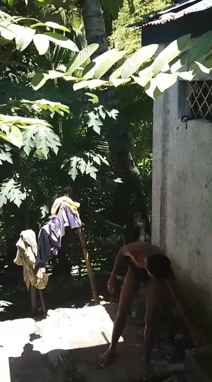 Pinoy young lad pissing and changing after a swimming
