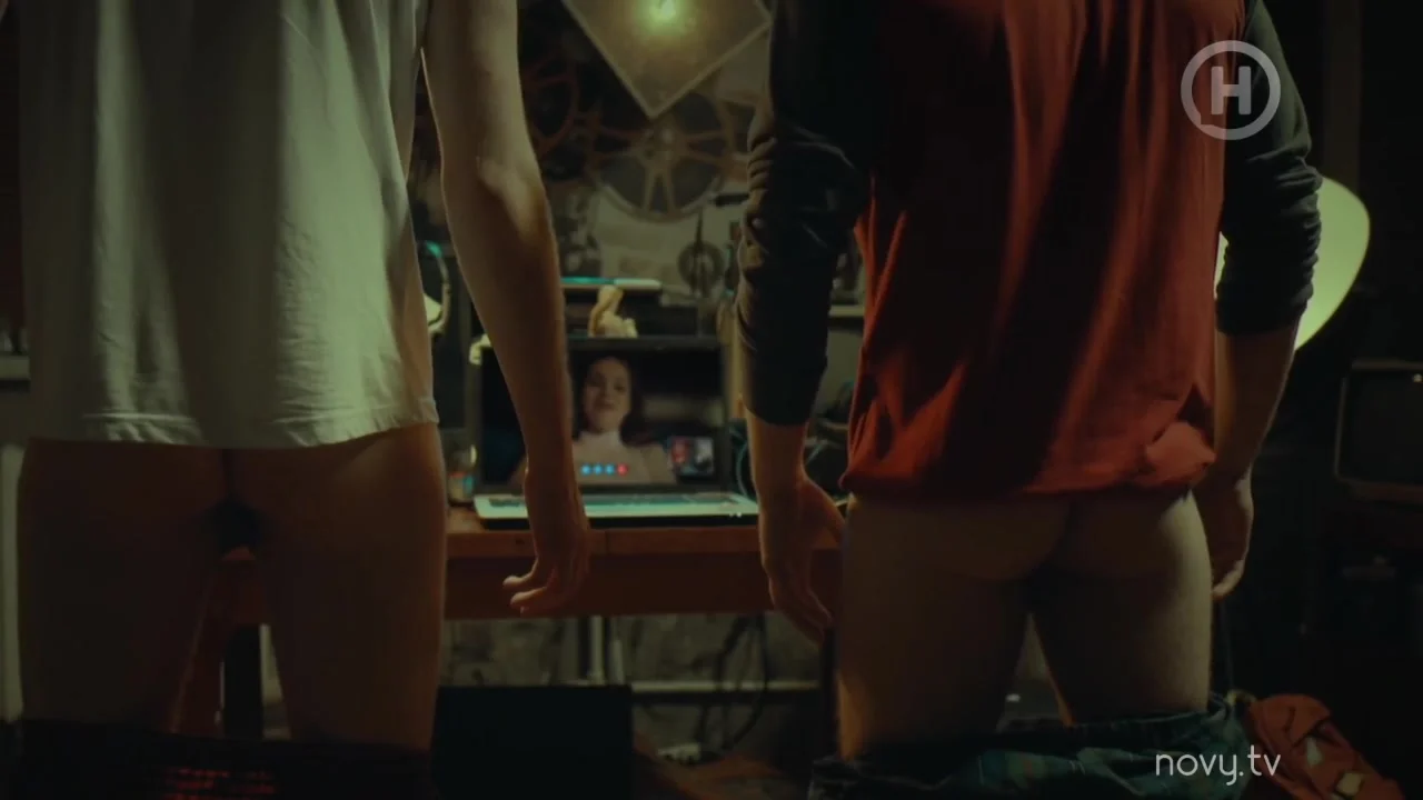 Straight sex Stripping on Webcam