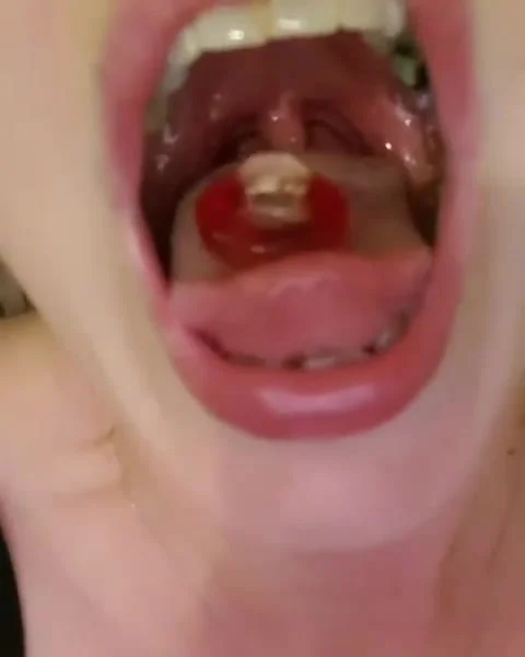 Open Mouth - Girl open mouth gummy swallow - ThisVid.com