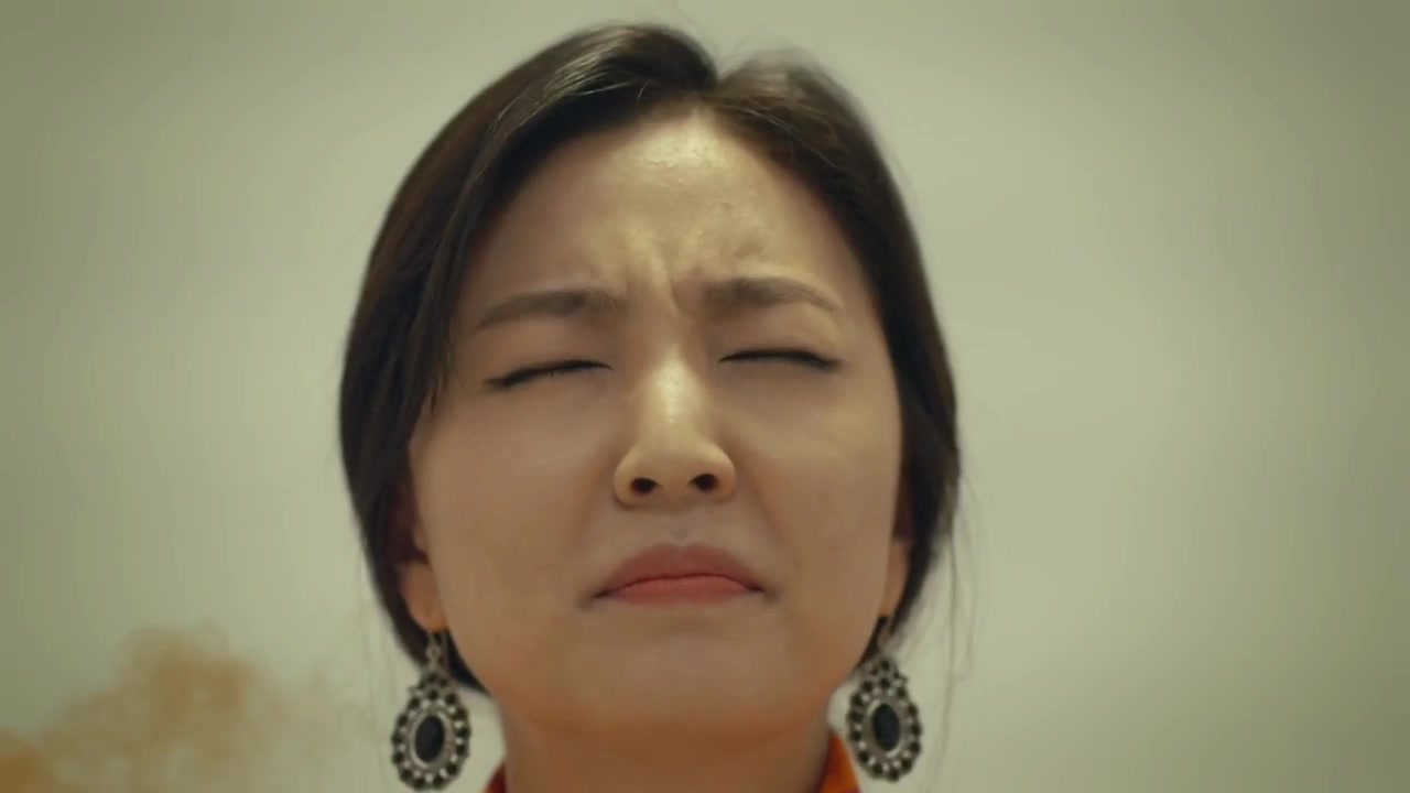 Korean advertisement girl poop