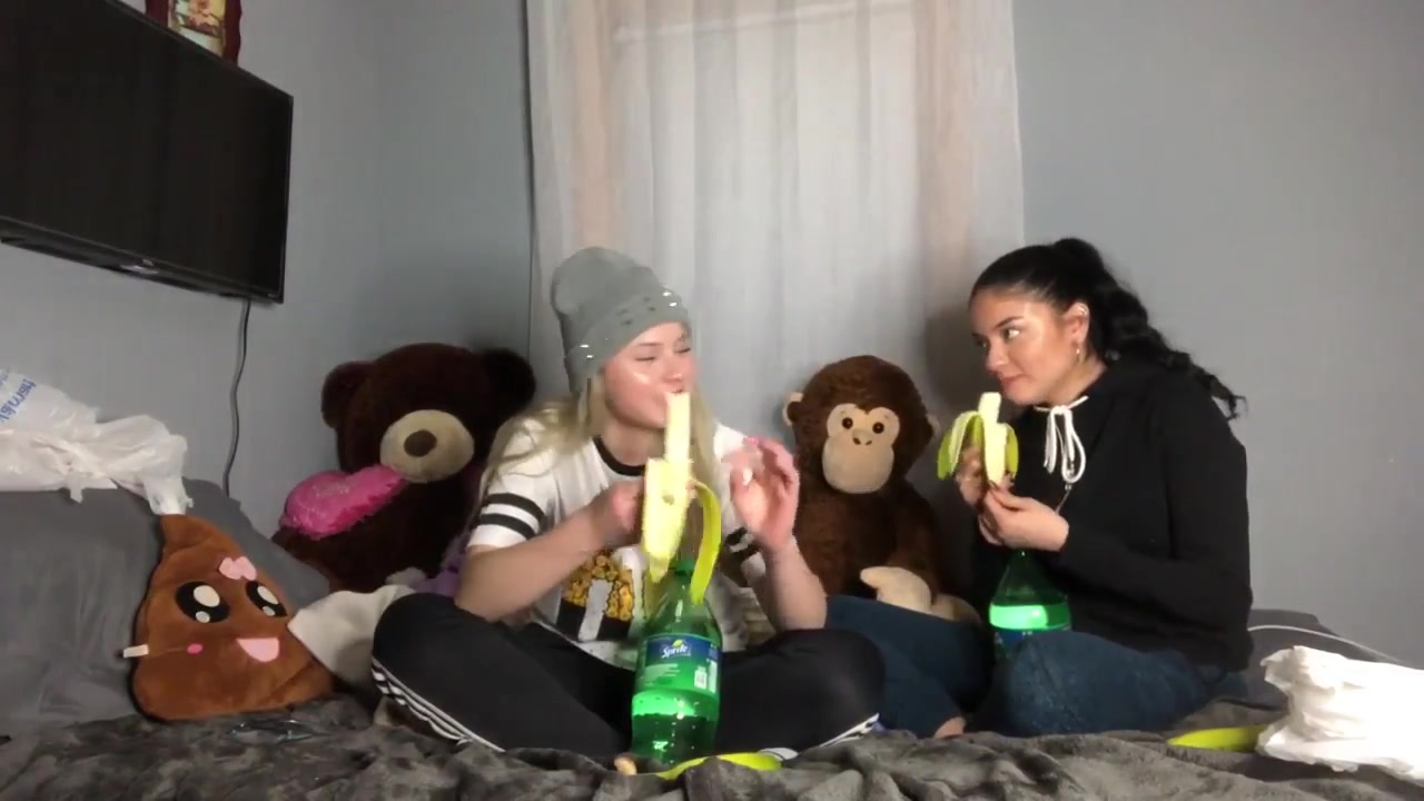 2 adorable girls barf - video 3