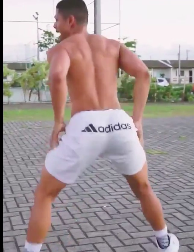 Big Brazilian Ass Dancing
