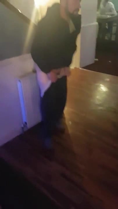 pantsted in party