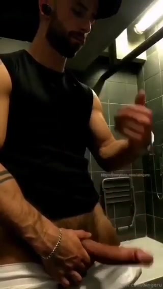 Guy with big dick - video 5