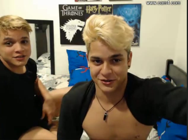 TWO HORNY GAY TWINK ON CAM 2 - video 2