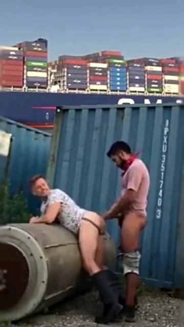 OUTDOORS PIGS - RISKY PUBLIC RAW FUCK IN THE CARGO PORT