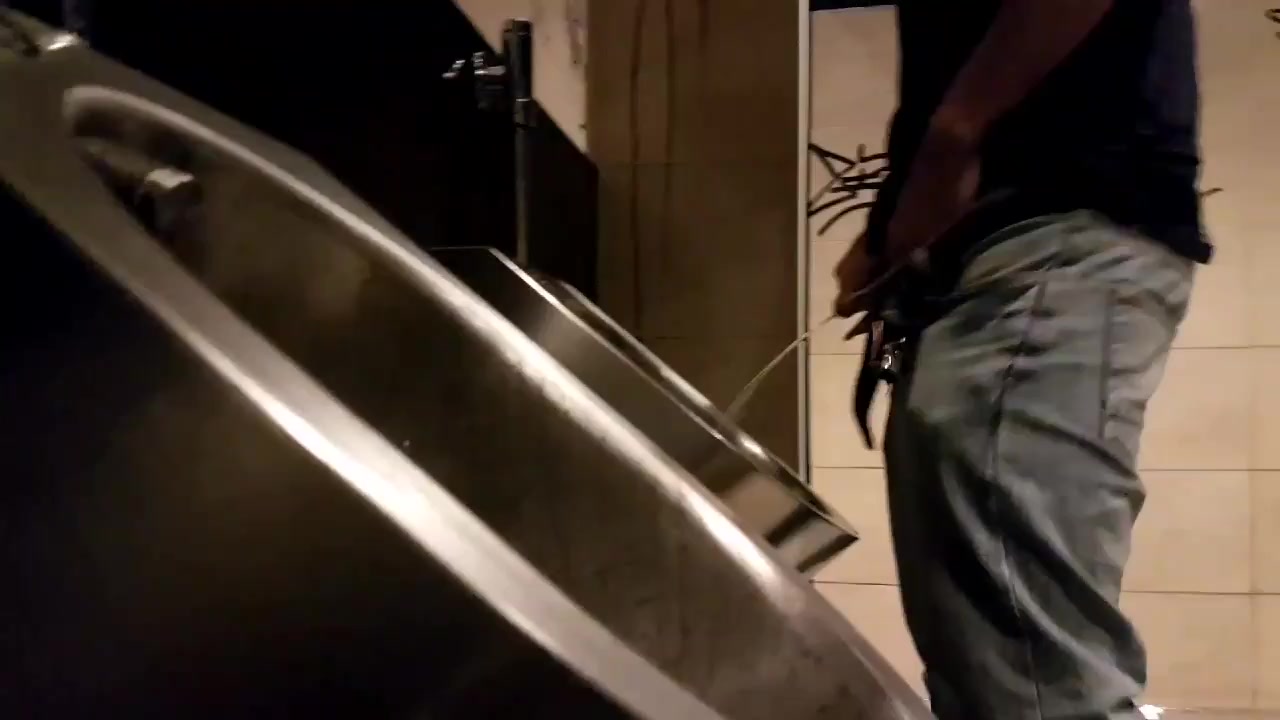 VERY HOT GUYS PISSING AT URINAL