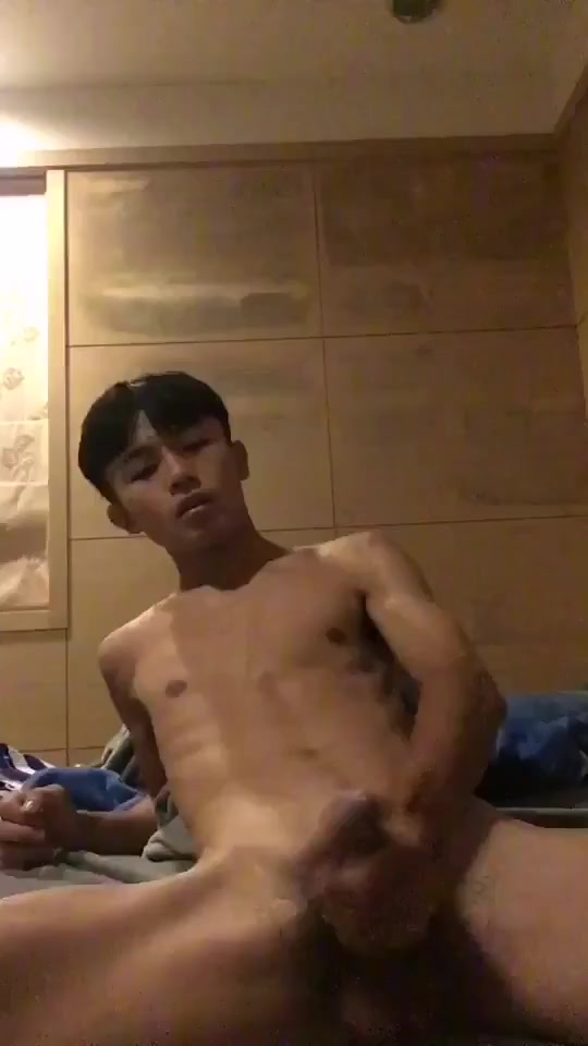 GREAT CUMSHOT FROM ASIAN TWINK 2