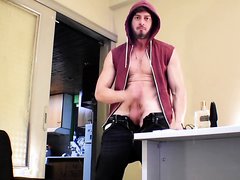 Straight guy films himself jacking off and cumming