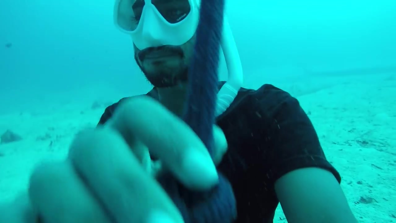 Sexy arab freediver breatholding underwater