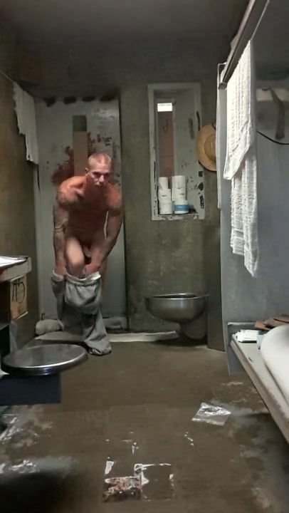 REAL PRISONNER READY TO CUM