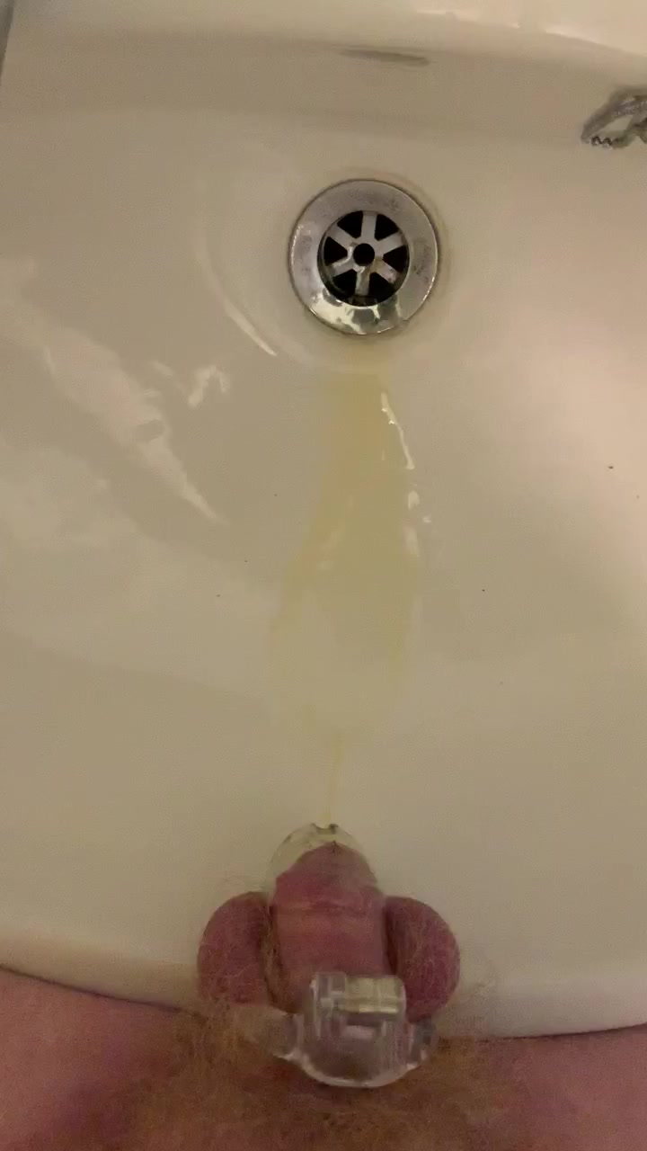 peeing in the sink - video 2