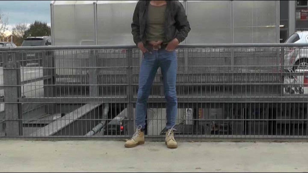 pissing in jeans in public