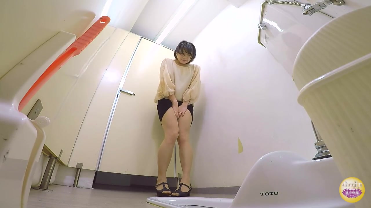 japanese toilet endurance pee
