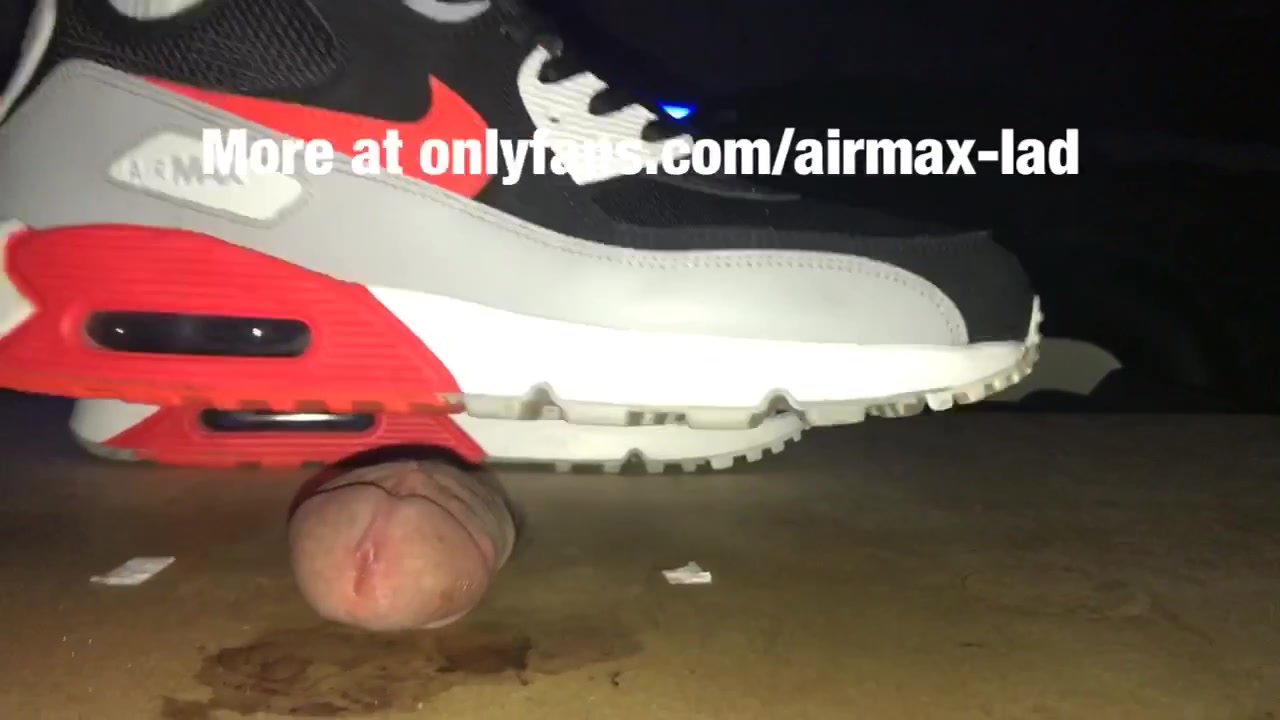 Cock trampling with Air Max 90