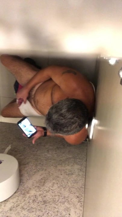 Dad Caught Jerking Porn - Spy toilet: Caught daddy jerking off cum - ThisVid.com