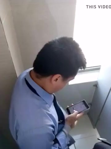 spy chinese police officer cum in toilet