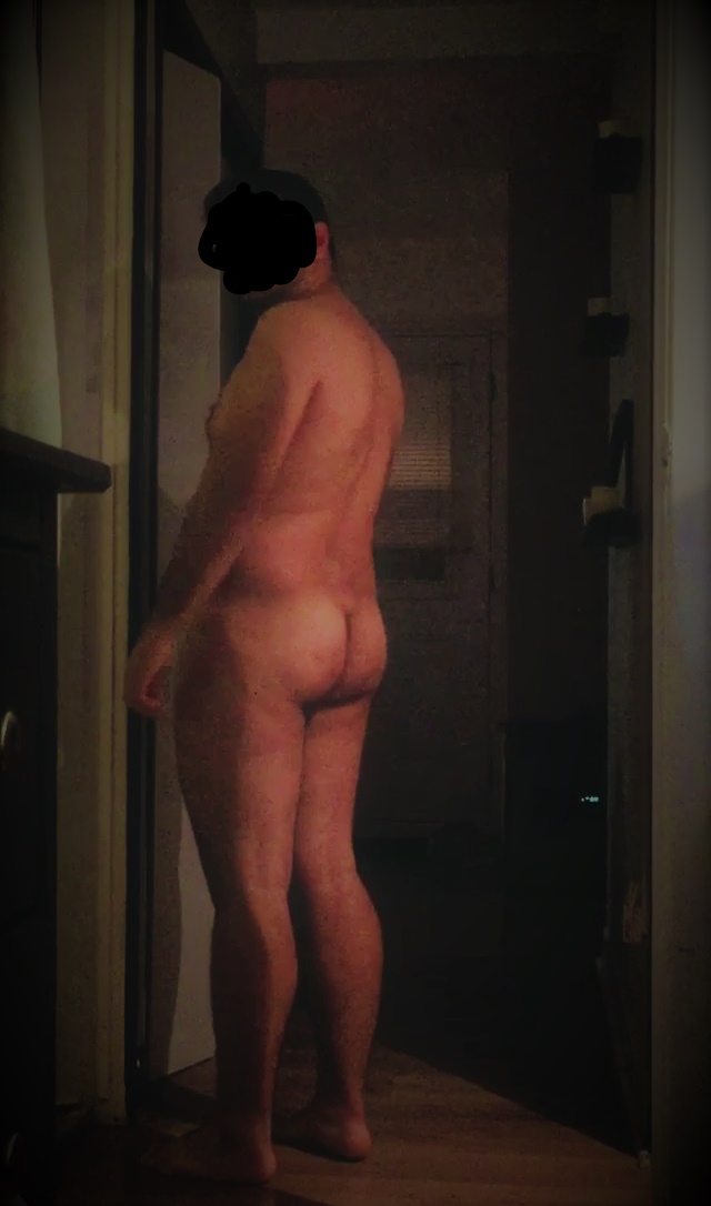 Beefy roomate with big booty walking naked
