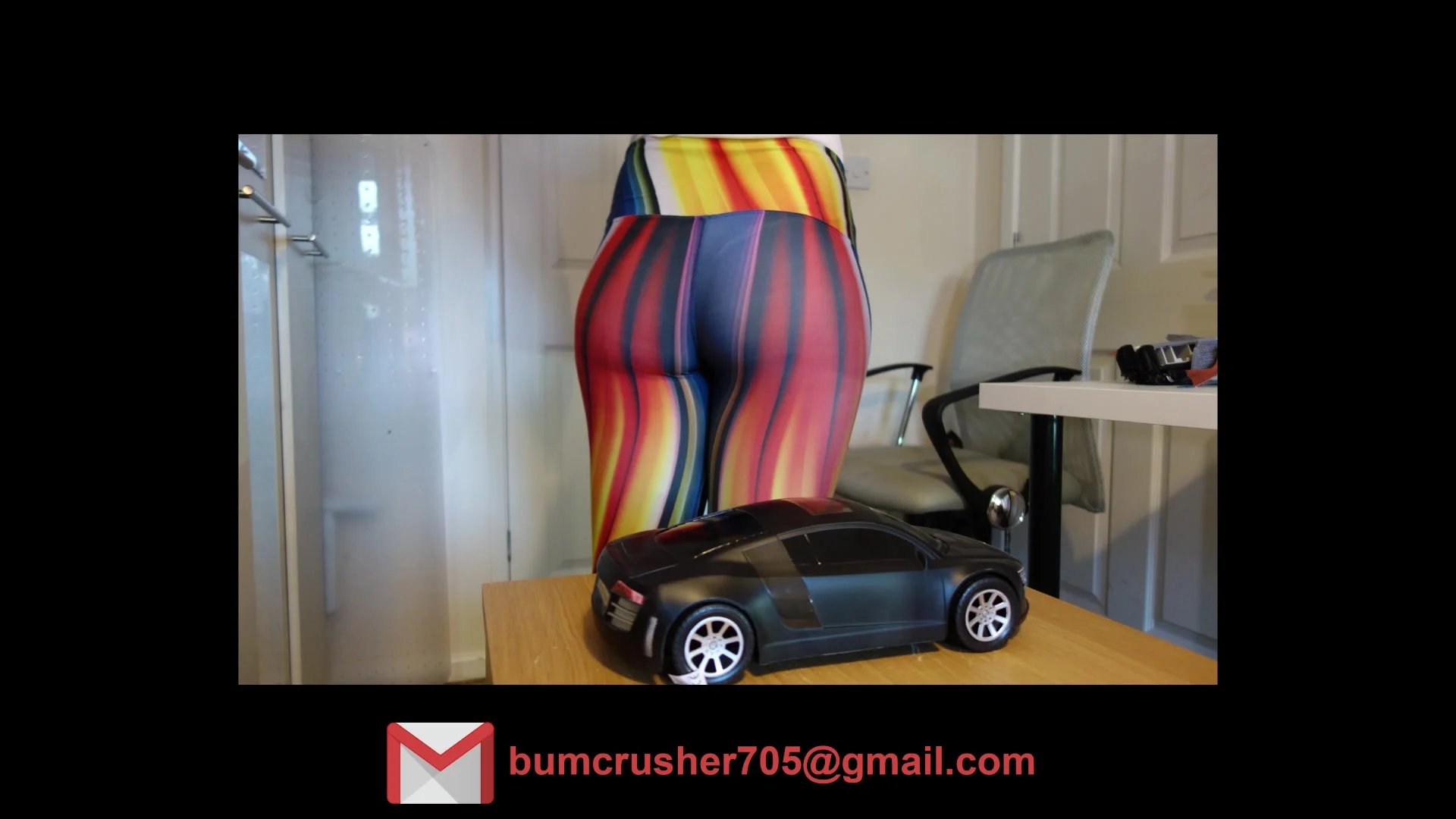 Buttcrush car
