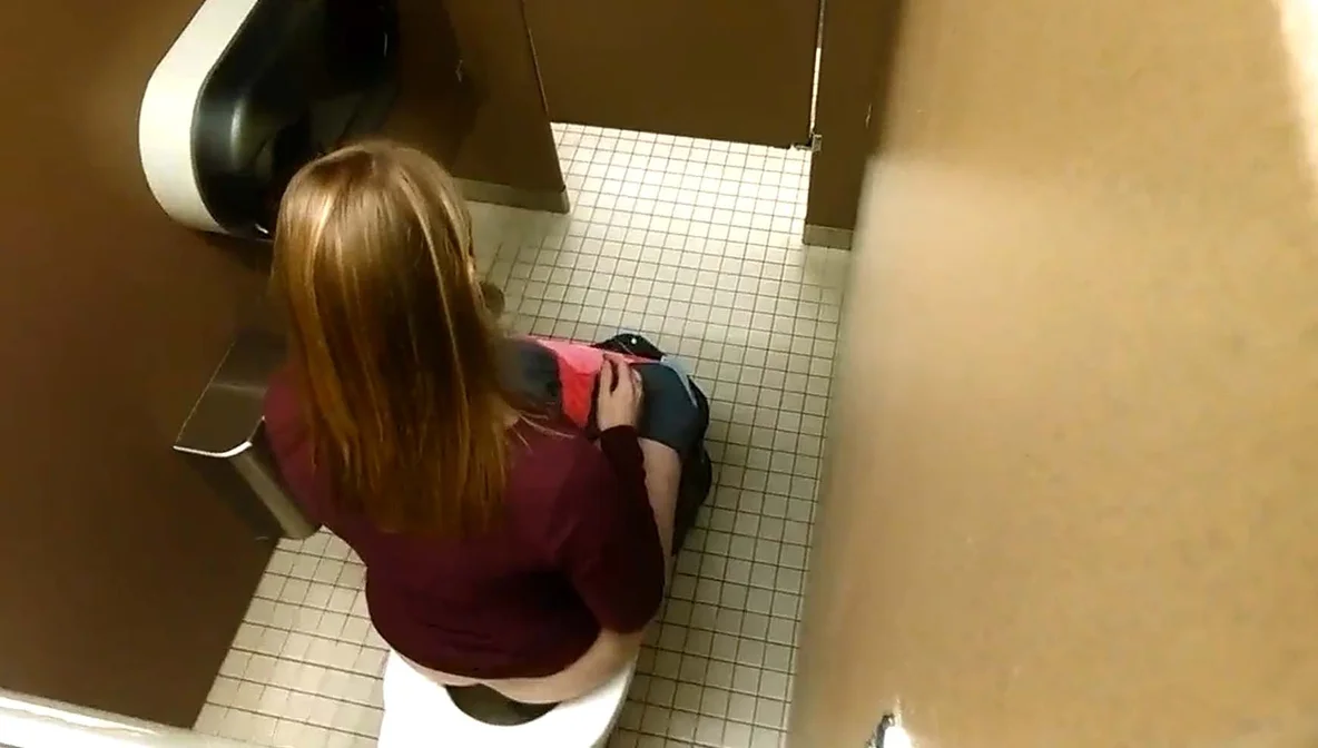 girls peeing public toilets
