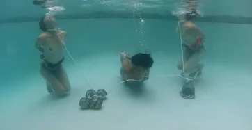 Underwater bondage breathplay