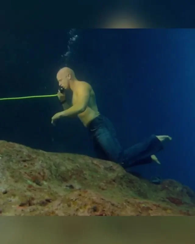 Breathing Barefaced Underwater Video 2 