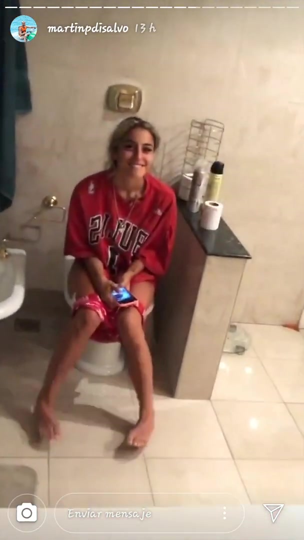 youtube girl pooping