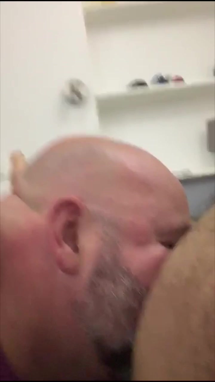 White Daddy eats my Arab bubble butt