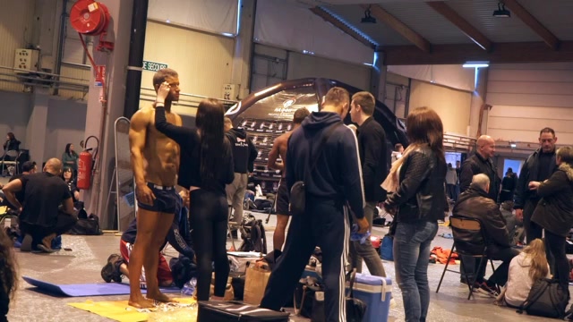Bodybuilders Backstage - 1