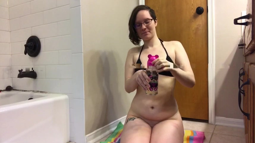 Nerdy girl drink piss and playing with a shitty dildo