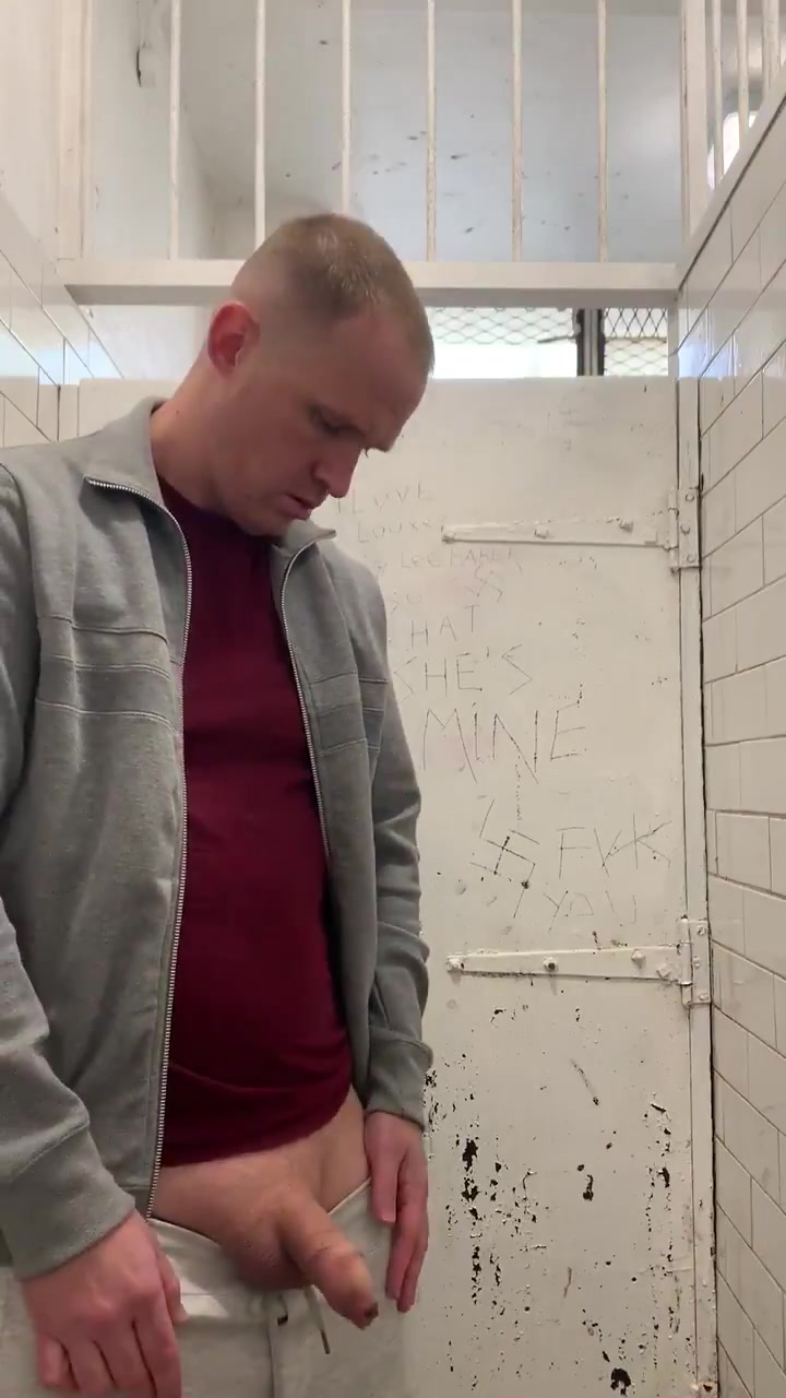 Uncut UK dad jerking it in the stall