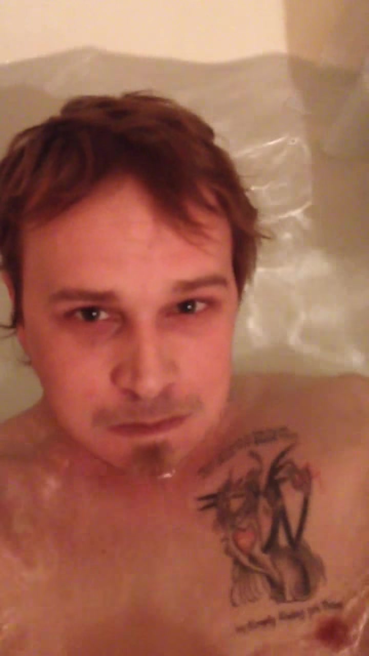 Barefaced underwater in tub - video 2