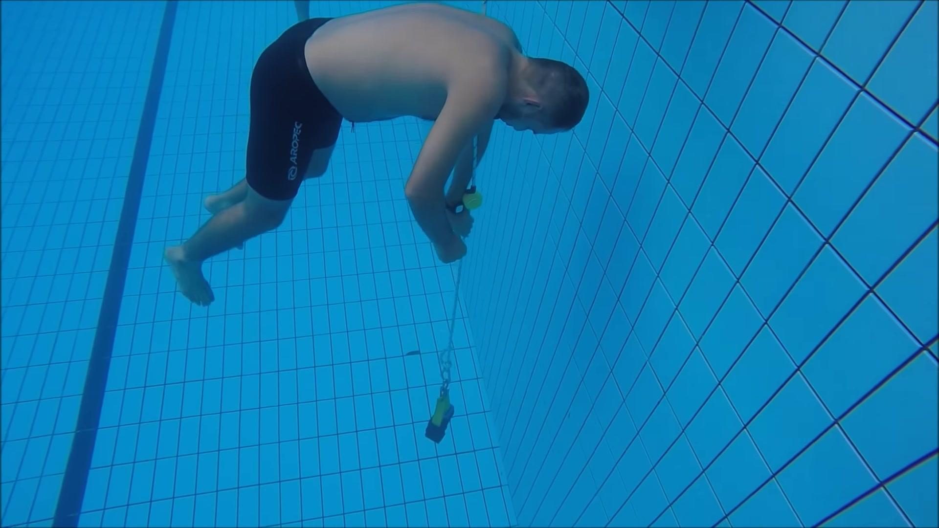 Extended breathold underwater in pool