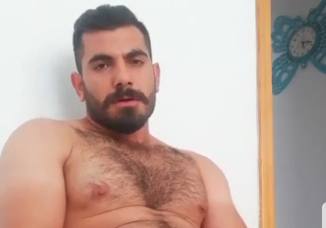 Hairy stud squirts and then eats the dessert