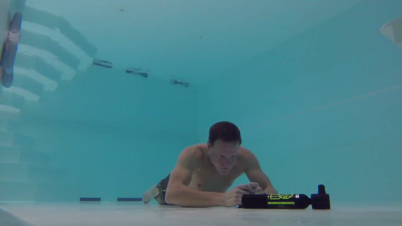 Underwater barefaced breathold in pool - video 2