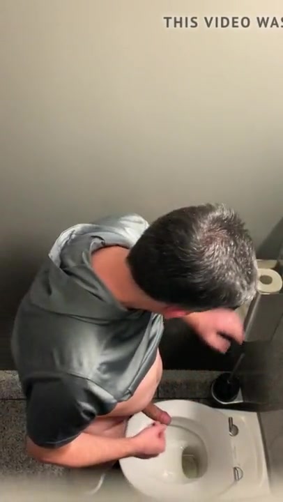 spying on daddy cuming in public toilet
