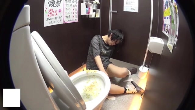 Japanese women that vomit in the public toilet
