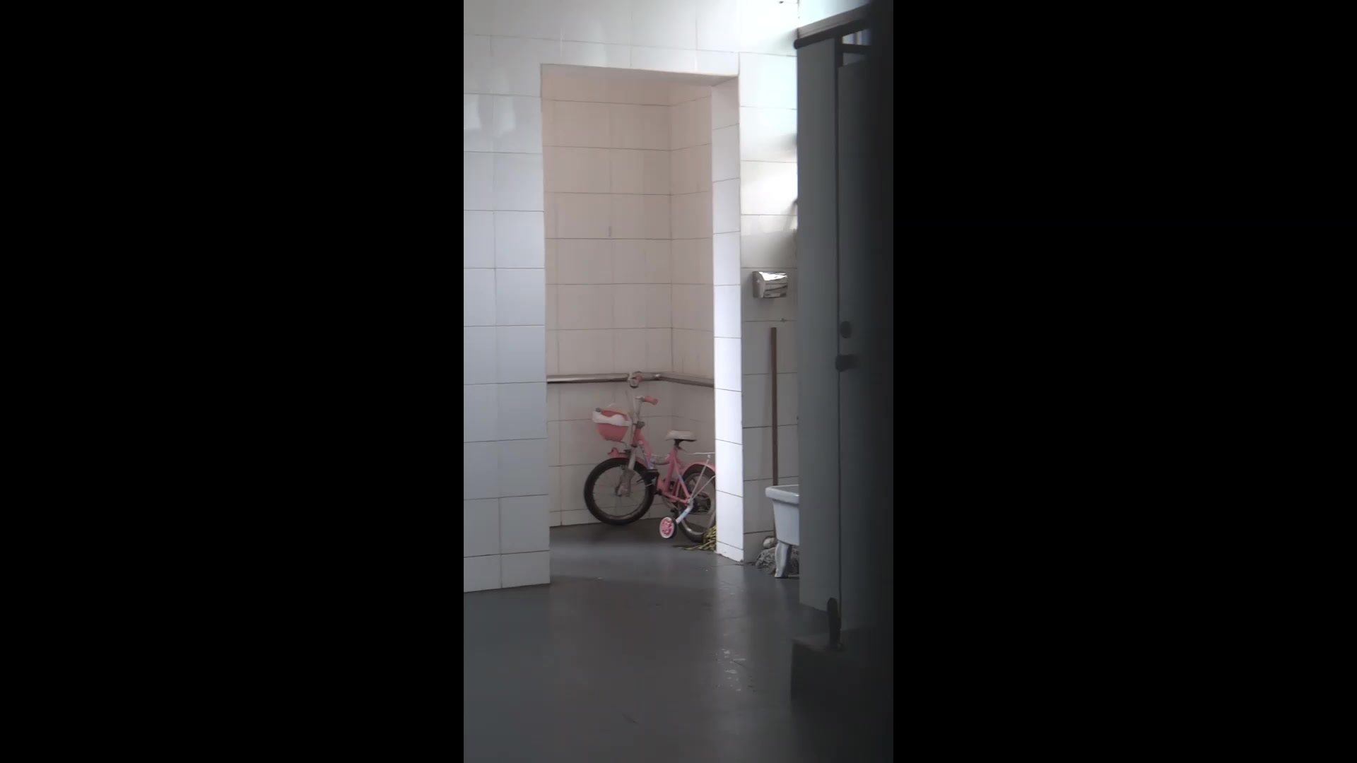 china qian-p toilet voyeur - video 16