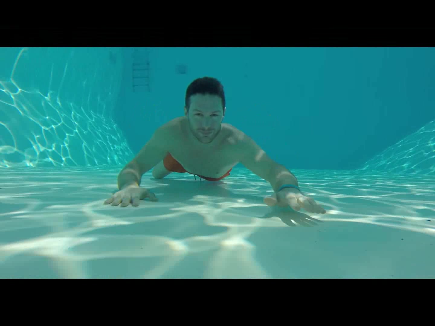 French apneist breatholding underwater