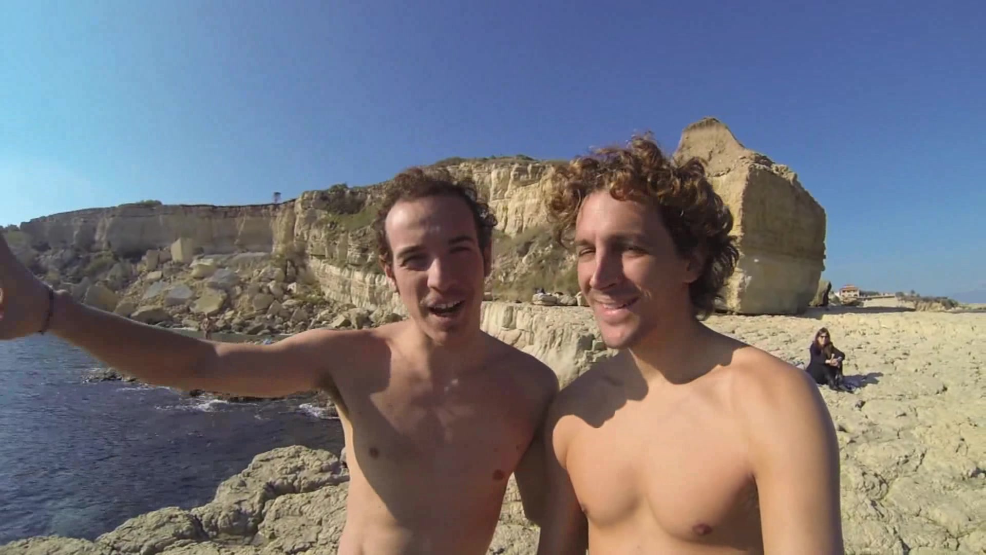 Italian buddies barefaced underwater in sea