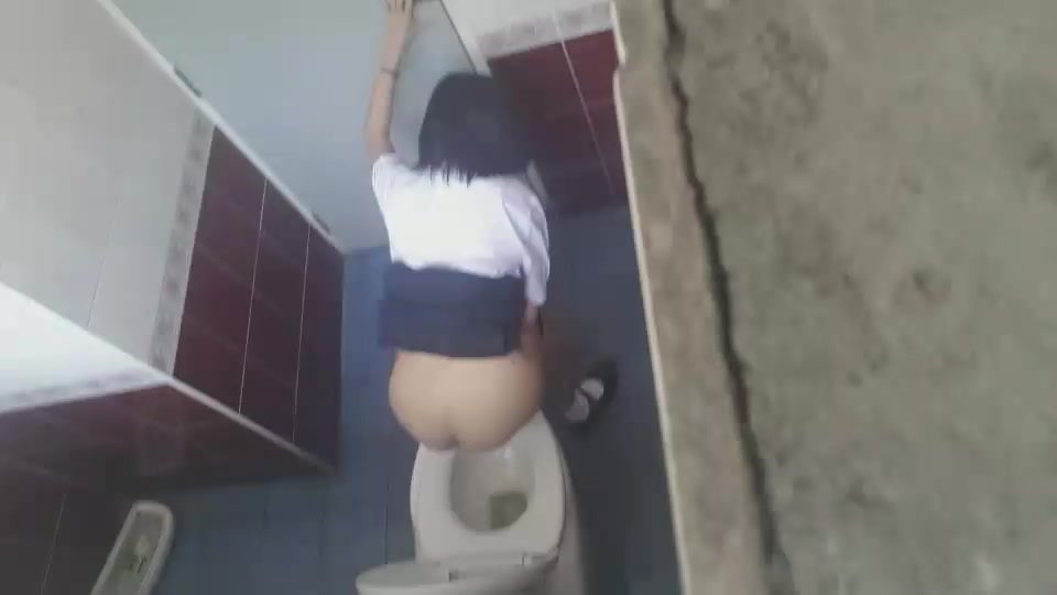 Girl Thailand pee